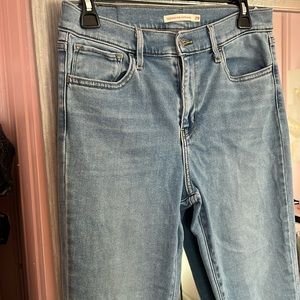 Levi’s high rise super skinny. Size 29. Excellent condition.